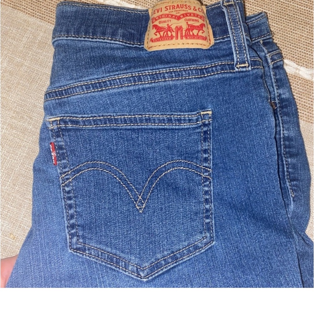 Levi’s Vintage Soft Jean Shorts Floral Stitch Detail Mid Rise Sz 29 - Picture 11 of 11